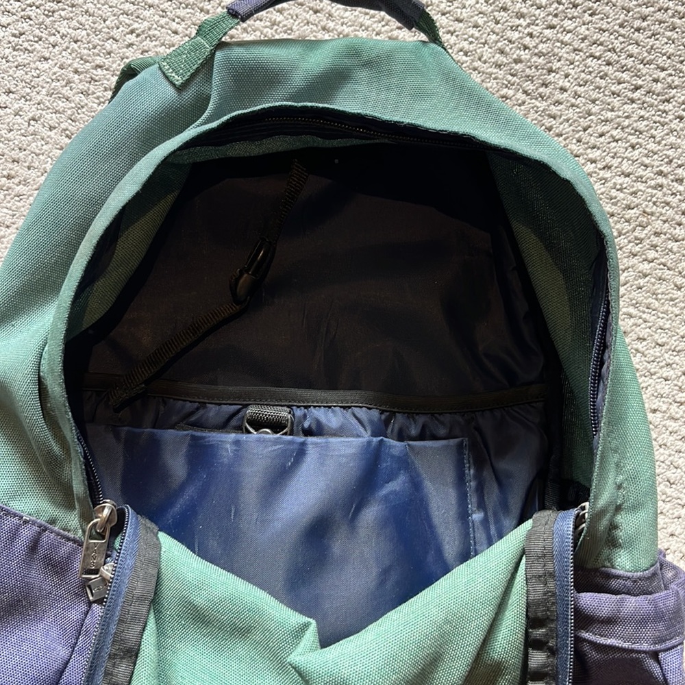 Vans Backpack - Picture 2 of 3